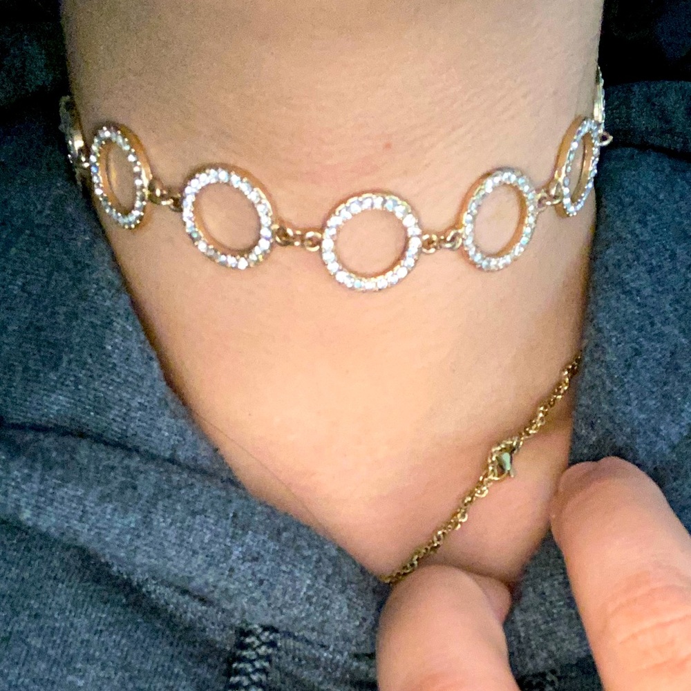 Beautiful faux gold and crystal choker
